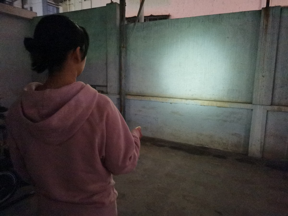 baton手电筒测评,傲雷baton3强光手电体验