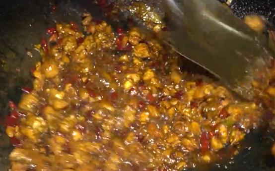 山东德州美女老板卖小吃,山东美女老板卖饺子