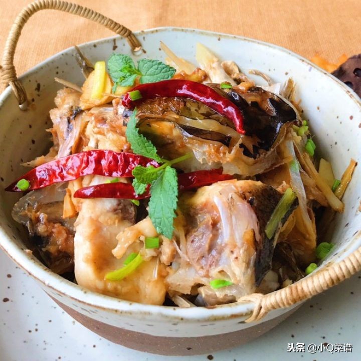 干锅鱼头家常做法简单又好吃,干锅鱼头的做法大全图解窍门