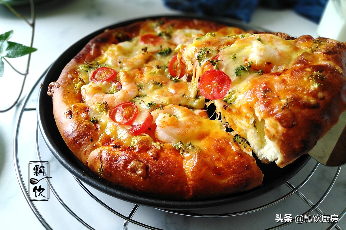 在家做好吃的披萨的方法,懒人做法在家就可以做披萨
