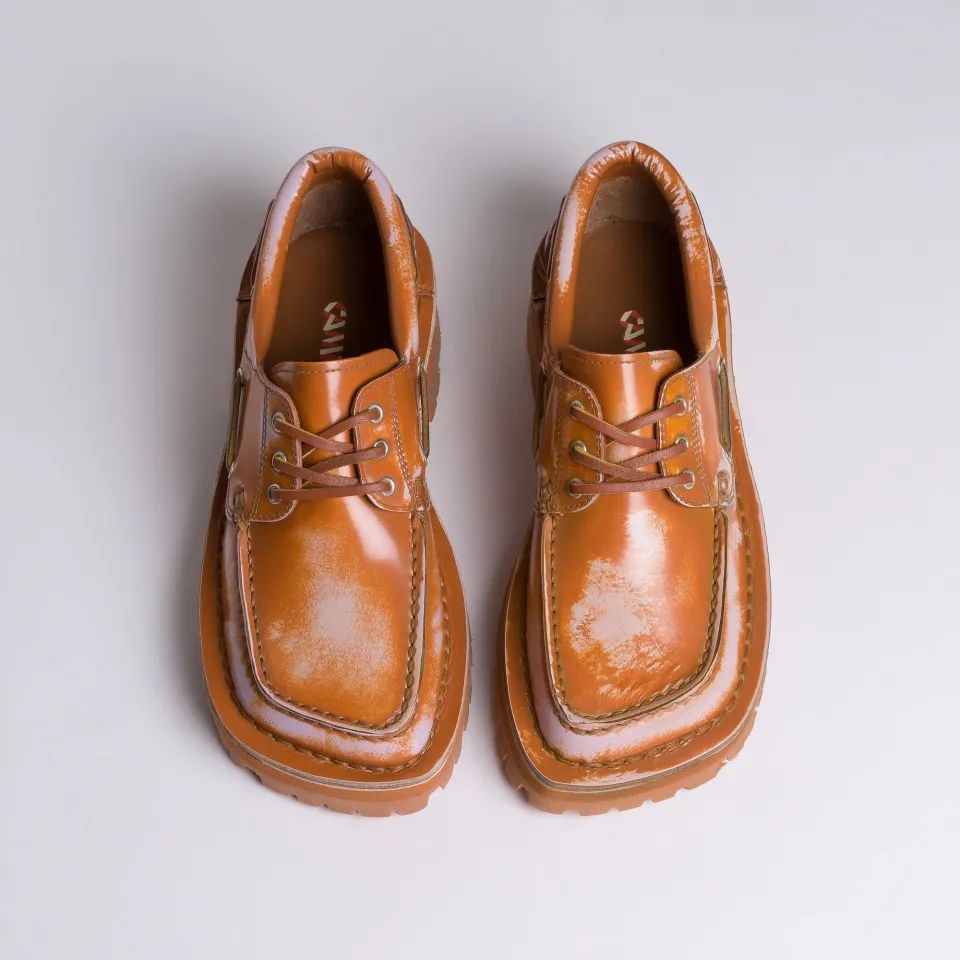 有买鞋焦虑的人看看它，让你的脚趾头也能穿上「极简」和「先锋」