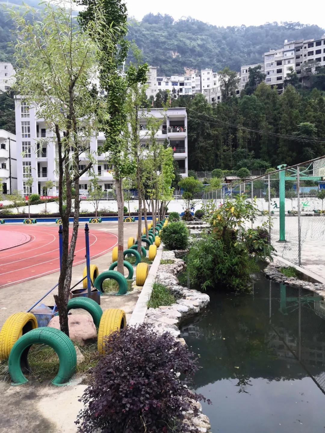 碧水绕芳园，让我们一起走进墨翰中学，看看他的“水文化”