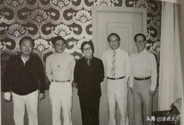 古龙,在江湖上的日子