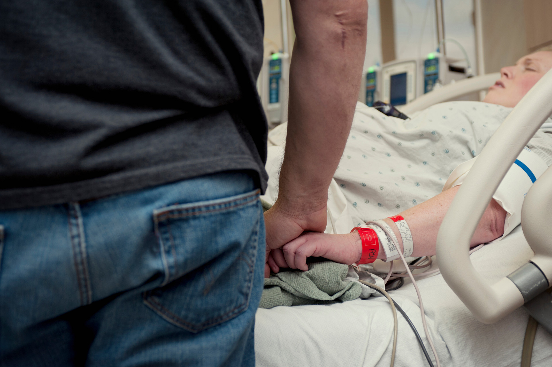 孕妈快要生了有什么迹象,产期快到了孕妈需要准备什么