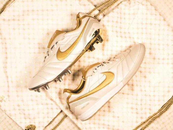 工欲善其事必先利其器硬笔行书,nike公认脚感最好的足球鞋