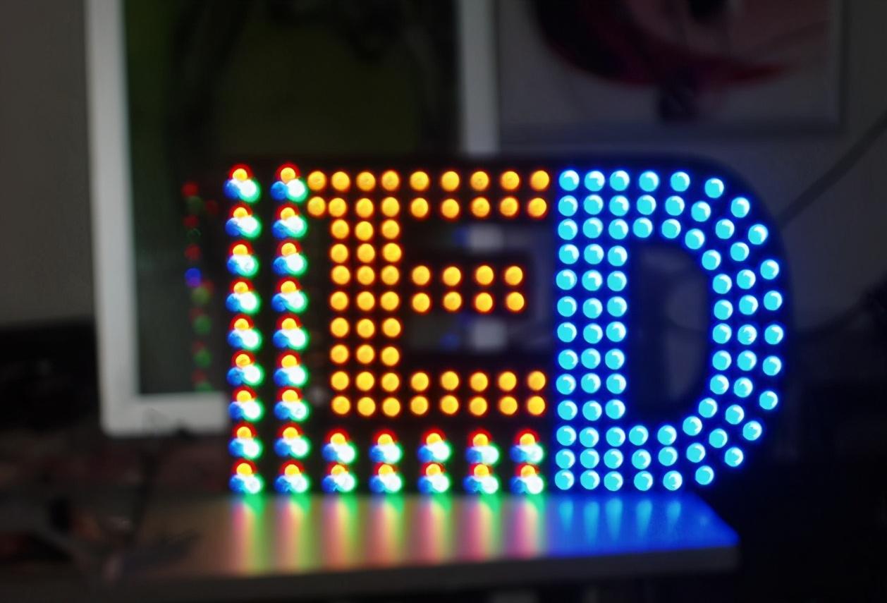 地摊卖led灯多少钱,夜市摆摊超亮led地摊充电灯