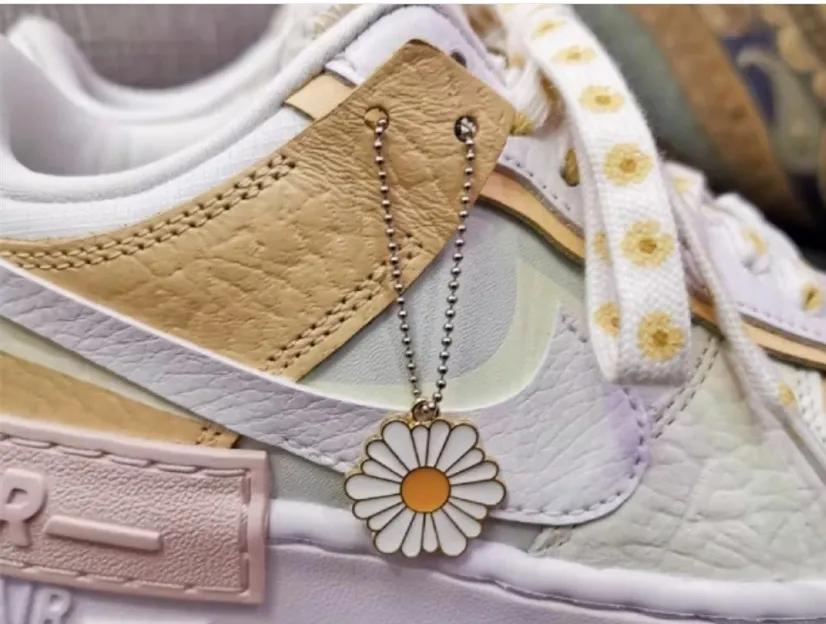 小白鞋烂大街是你没遇到这些款式,小白鞋问什么那么难穿