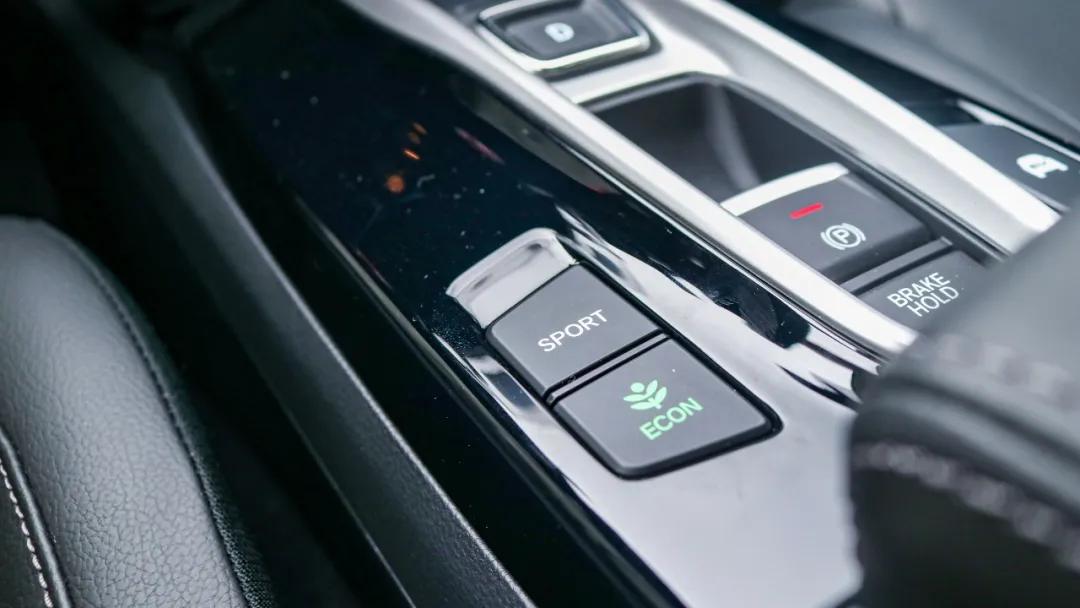 百公里15.6油耗,百公里综合油耗13.87L