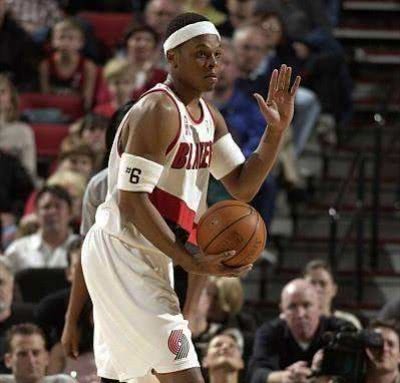 NBA十大拥有“巨臀”的球星：保罗上榜，巴克利从3分线背打到