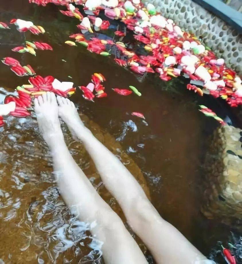 藏于山水间的度假胜地温泉,旅游休闲度假温泉