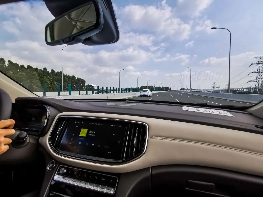 试驾传祺gs8最新款,最新款广汽传祺gs8试驾视频