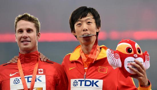 陈晓跳高1米7,跳高运动员张国伟是世界冠军吗