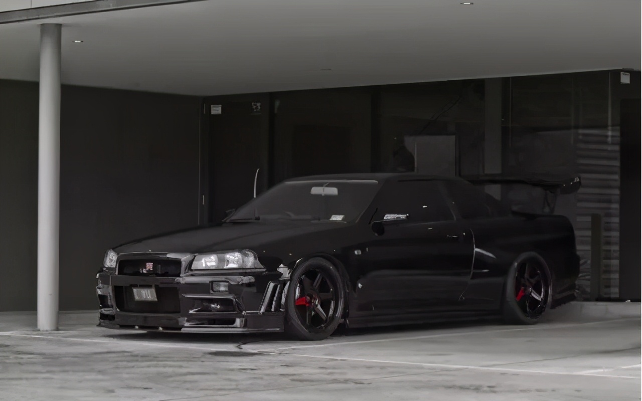 日产gt-r和skyline的区别,老款日产skylinegtr战神