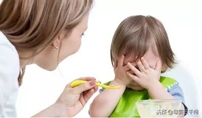 孩子三岁不会自己吃饭,7岁的孩子不会自己吃饭