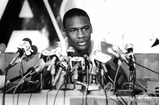 迈克尔乔丹哪一年新秀,迈克尔乔丹十大巅峰时刻