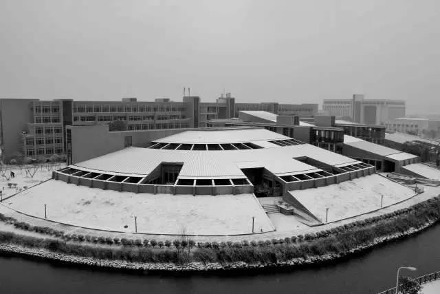 中南大学宿舍有多豪华,拥有十几个食堂的大学