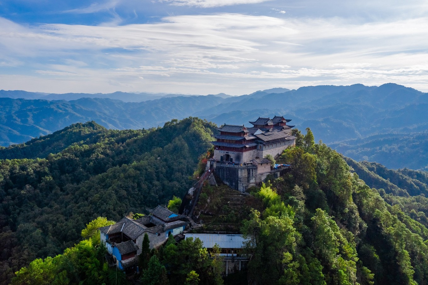云南腾冲9月旅游攻略,云南腾冲旅游攻略秋天
