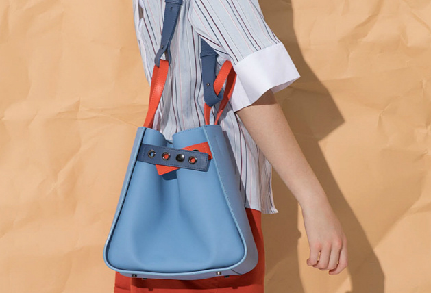 不要再背烂大街的双肩包了,别再背烂大街的轻奢包