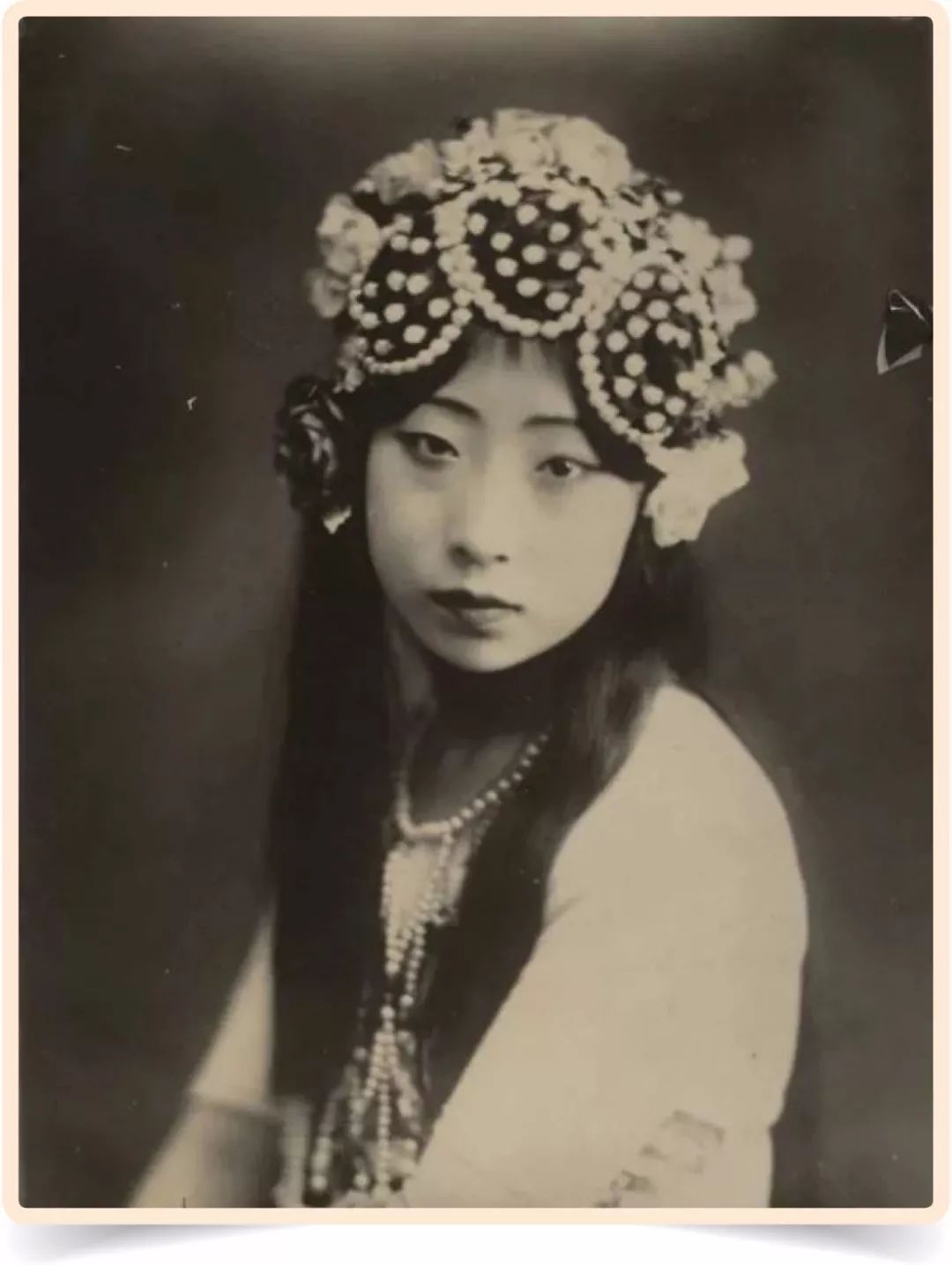 美女与香烟,香烟与美人