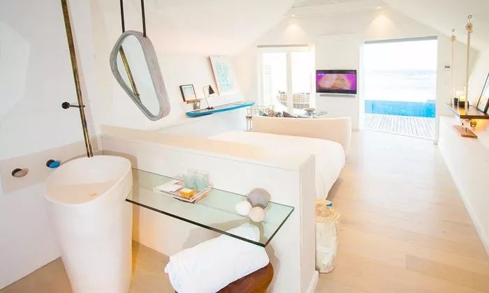 南阿里环礁,丽世岛度假村