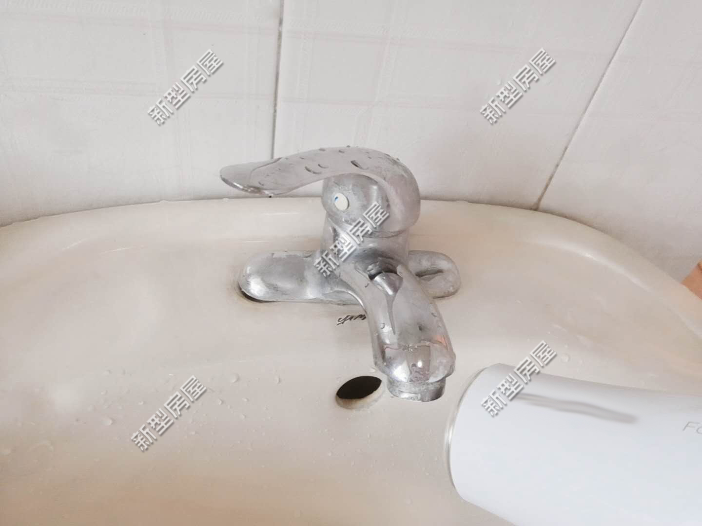 农村户外水管冻住的最好解决方法,冬天水管被冻住了怎么化解