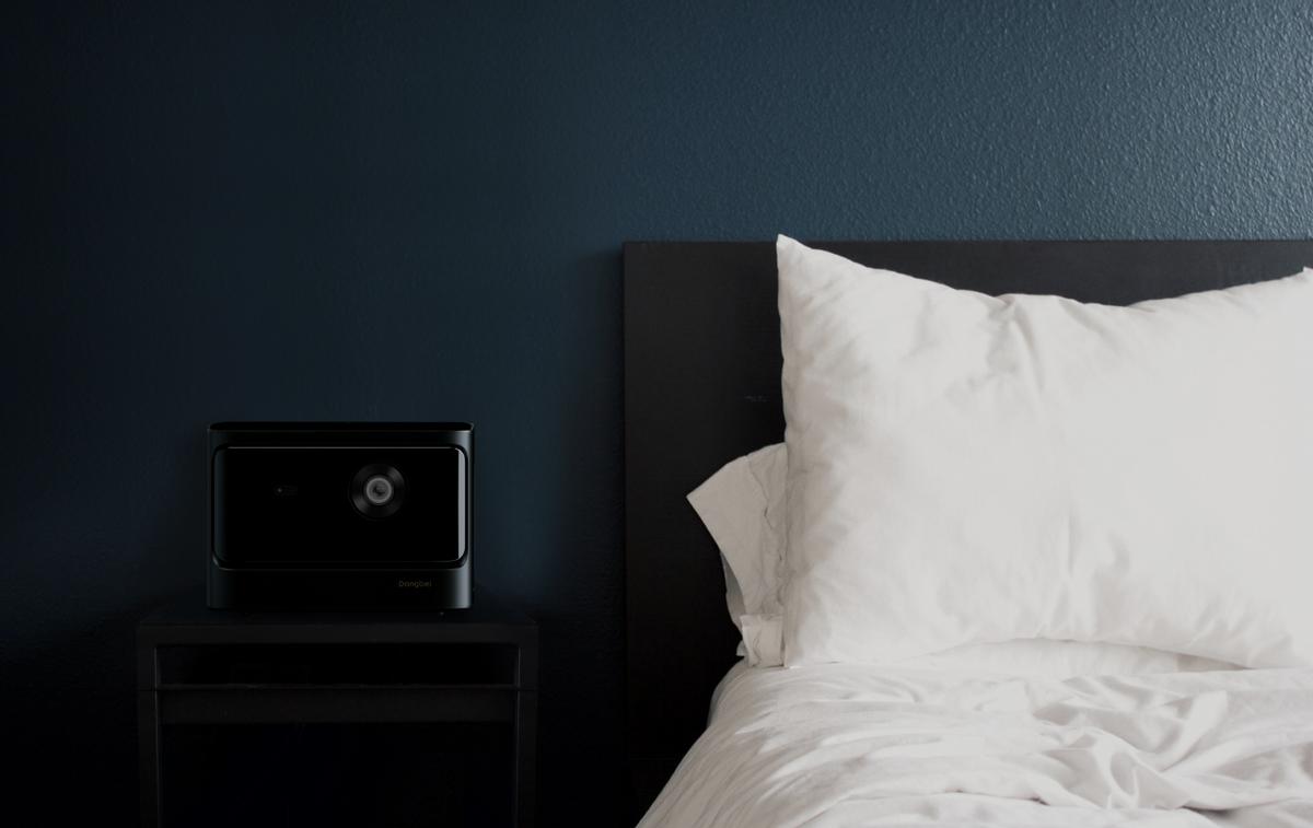 怎么区别灯泡投影仪和激光投影仪,激光投影灯和投影仪区别