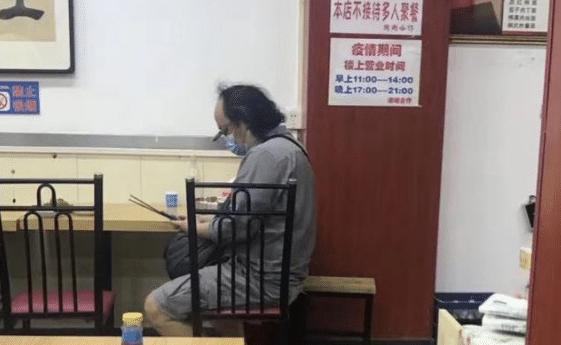 “红尘仙”窦唯，用包容的心融入整个世界