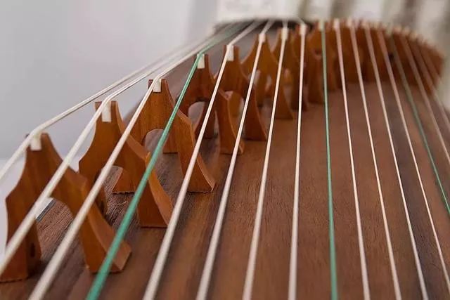 弹古筝如何能做到一个音不错,弹古筝最好的方式