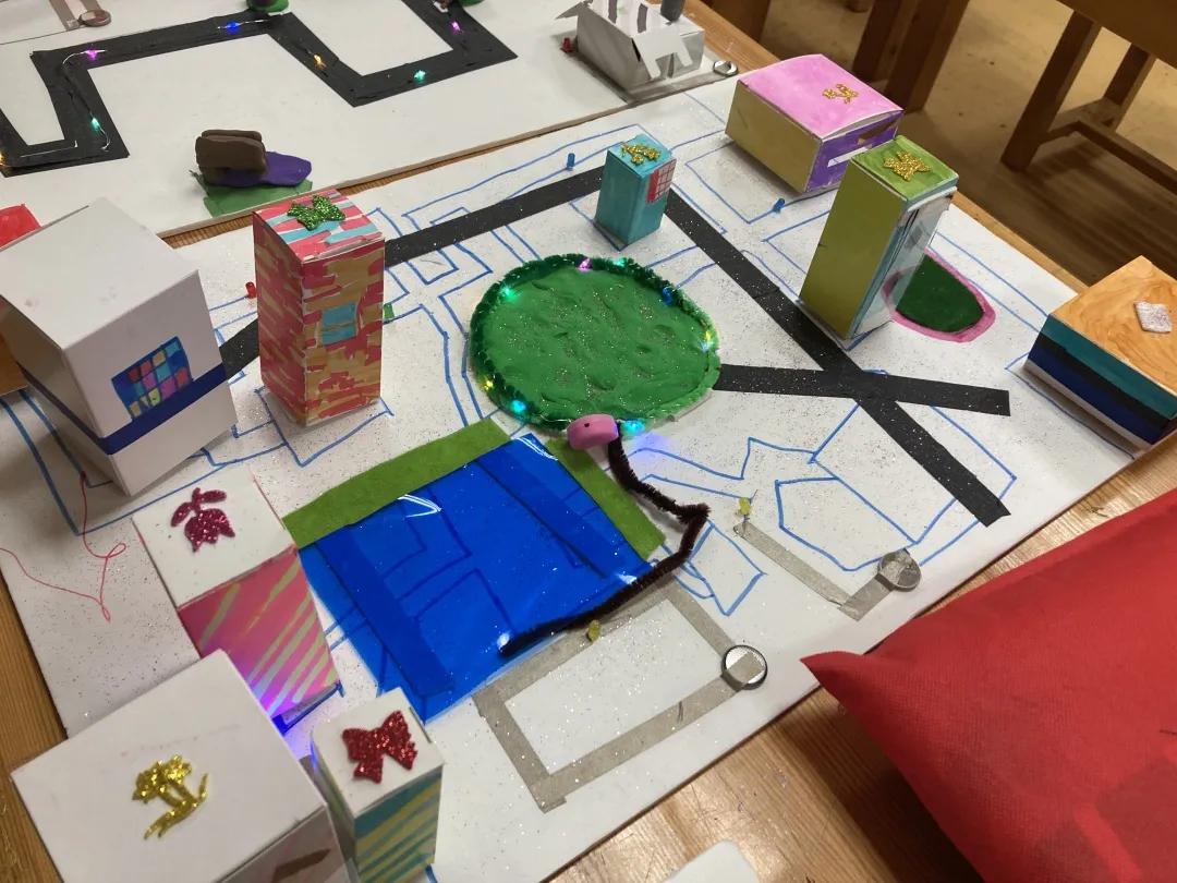 系好安全带向快乐出发,系好安全带准备起航