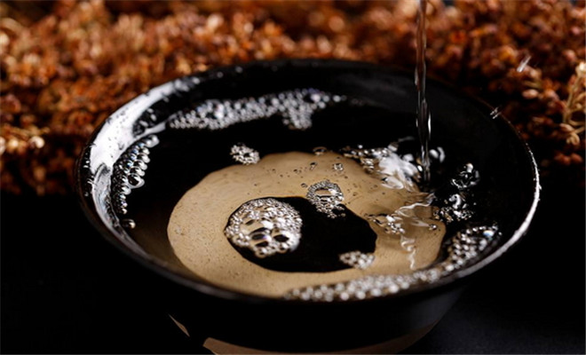 从比肩茅台到破产拍卖，曾经的央视标王孔府宴酒是怎么黄的？