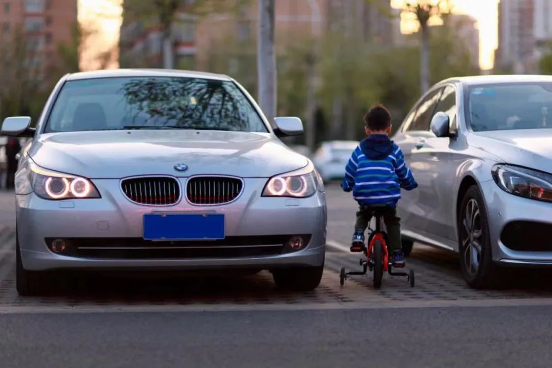 10多年的宝马5系还值得买吗,十年前的宝马5系值得买吗