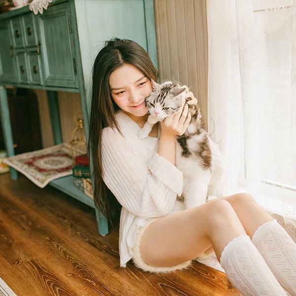 拍照时手应该怎么做才好看,拍照不知怎样手势才好看