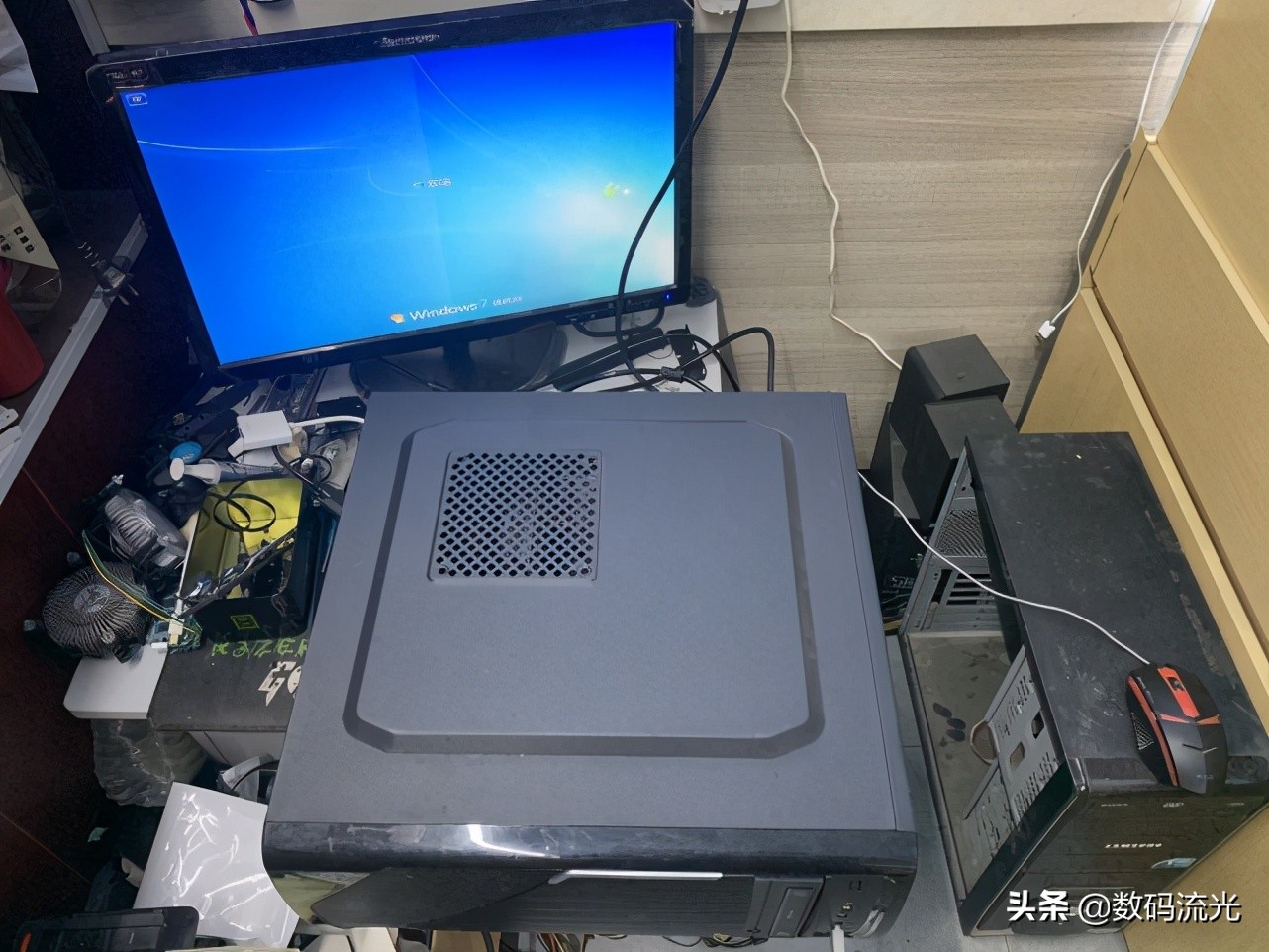 我卖兄弟一台电脑后悔了，挣100还被说坏话：你把钱看得太重了