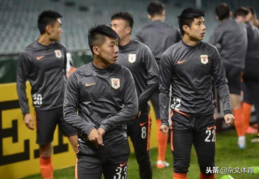 里皮钦点国脚鲁能,年薪900万的国足