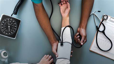 血压高了为什么会引发尿毒症，有什么症状，如何避免？医生讲清楚