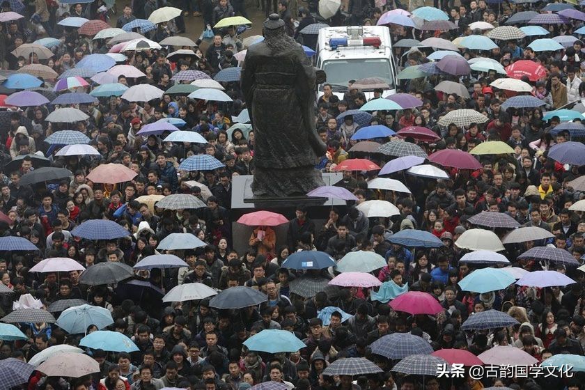 为什么会把易经列入公务员考试,易经被纳入国考的新闻视频