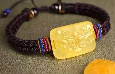 戴起来最舒服的腕饰是它！不是手镯，更不是手串，猜到了吗？