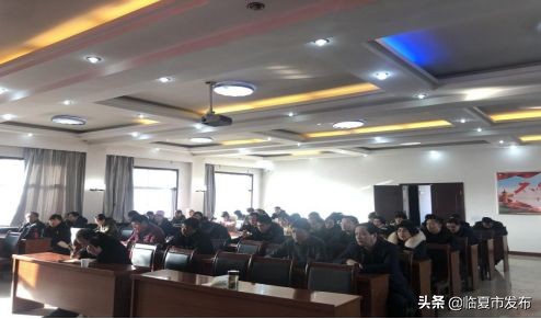 临夏市卫健系统、交通运输局、文旅行业、工商联等部门及时开展应对和防范新型冠状病毒感染的肺炎防控工作