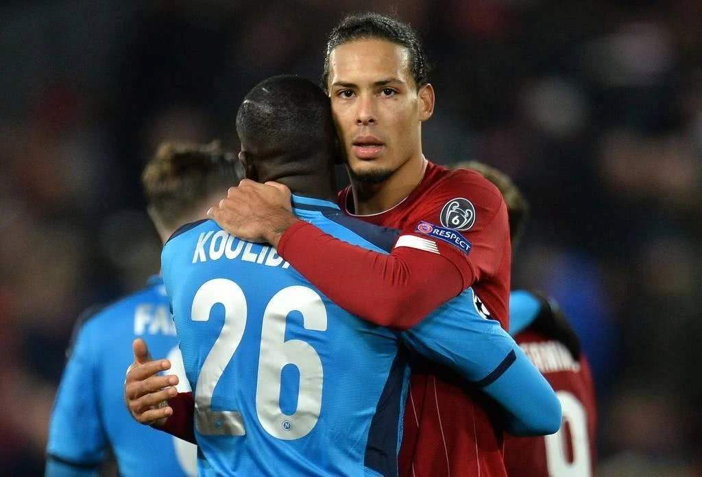 来看看范戴克加盟利物浦的一天,荷兰国脚范戴克利物浦后卫