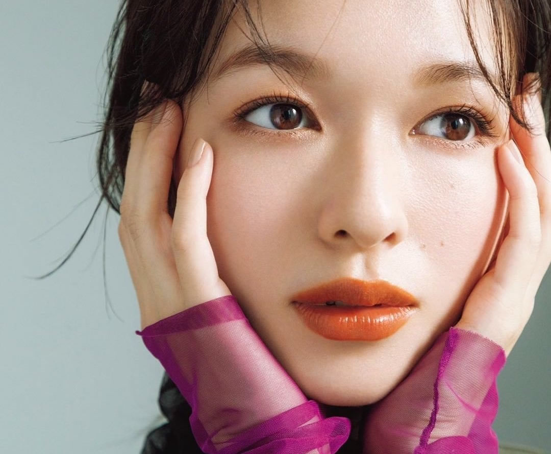 为什么不建议白发染黑色?最专业的“发型发色”解读,升级衣品