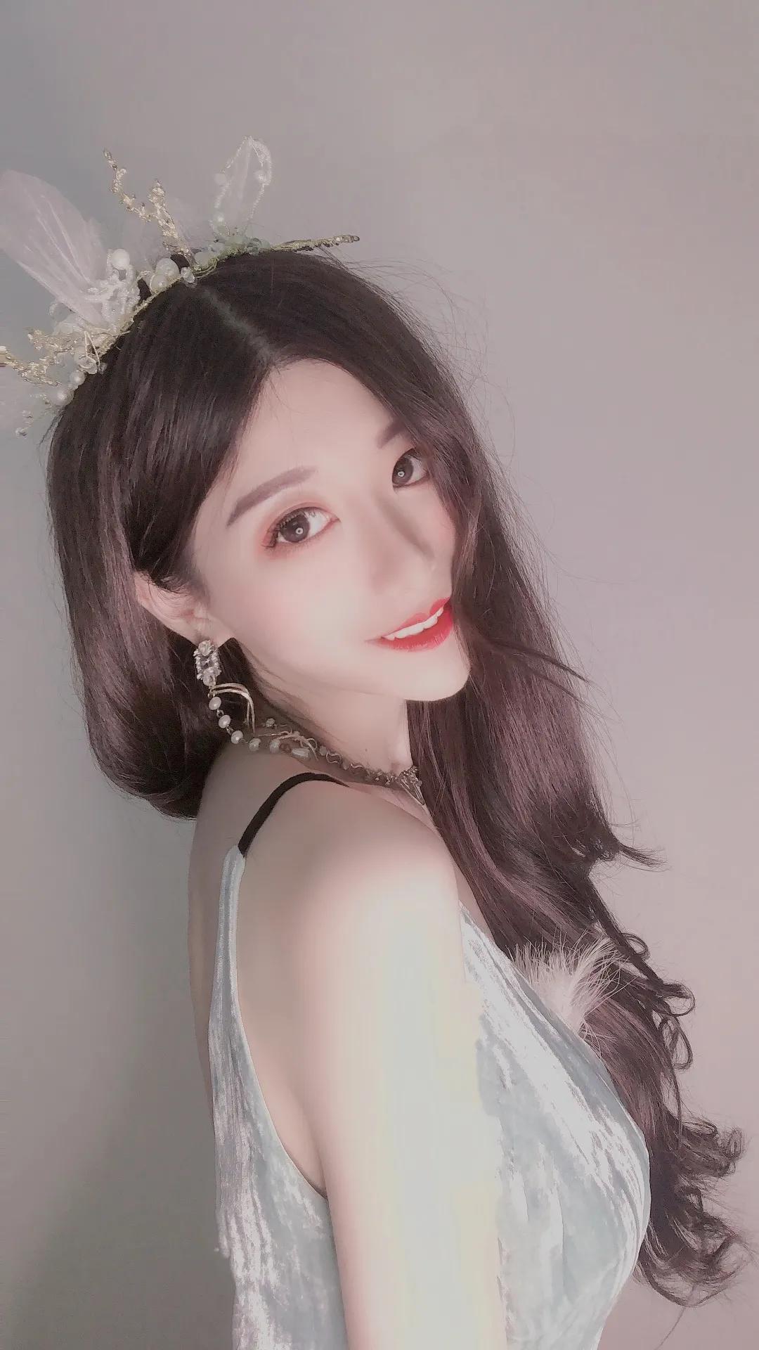 椰啵啵——上能T台走秀，下能下厨温酒