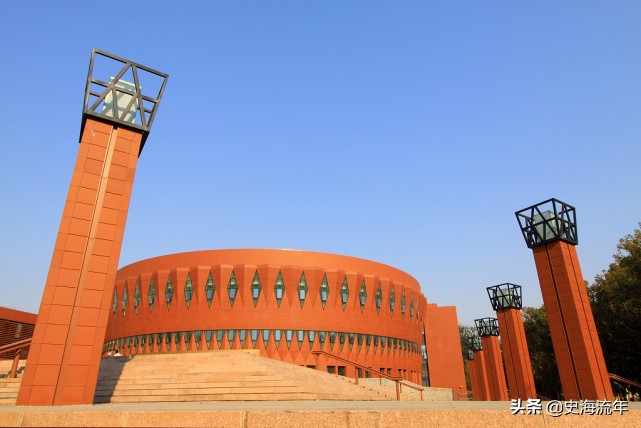 清华大学的学生宿舍，窗明几净，温馨可人！有的网友又酸了