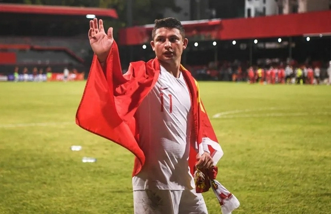 国足归化球员不受重用,国足归化的球员一点用没有