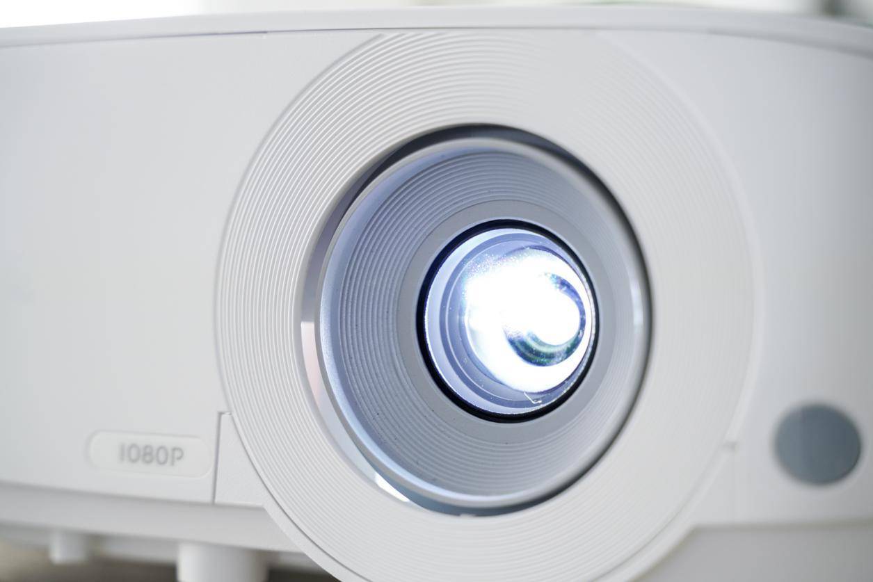 明基商务投影推荐办公白天可投,明基智能商务投影仪e520