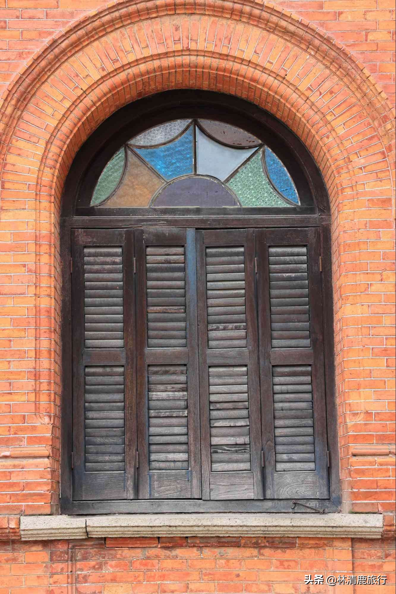 娓呮湯鏈夊悕鐨勫瘜浜屼唬,鏄庢竻缃戠孩寤虹瓚