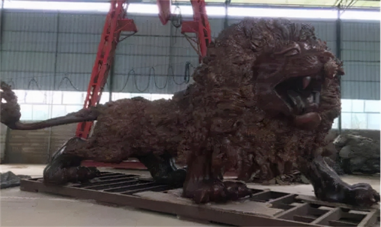 广西300万木雕雄狮,200万左右的雄狮木雕