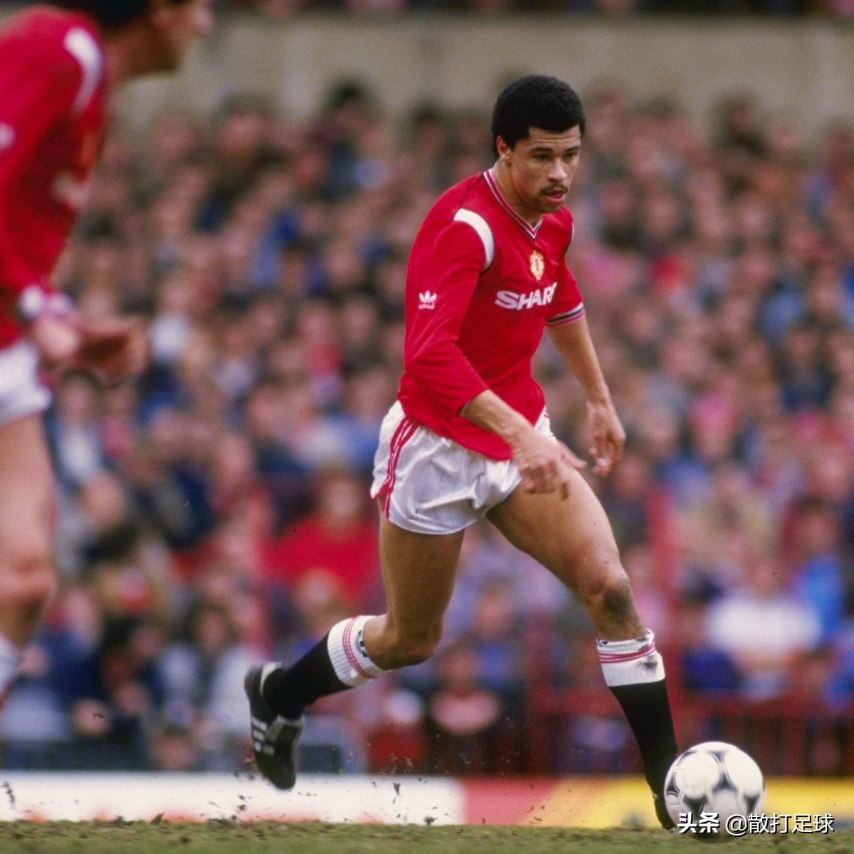 曼联名宿在曼联出场不足十场,曼联名宿炮轰球员