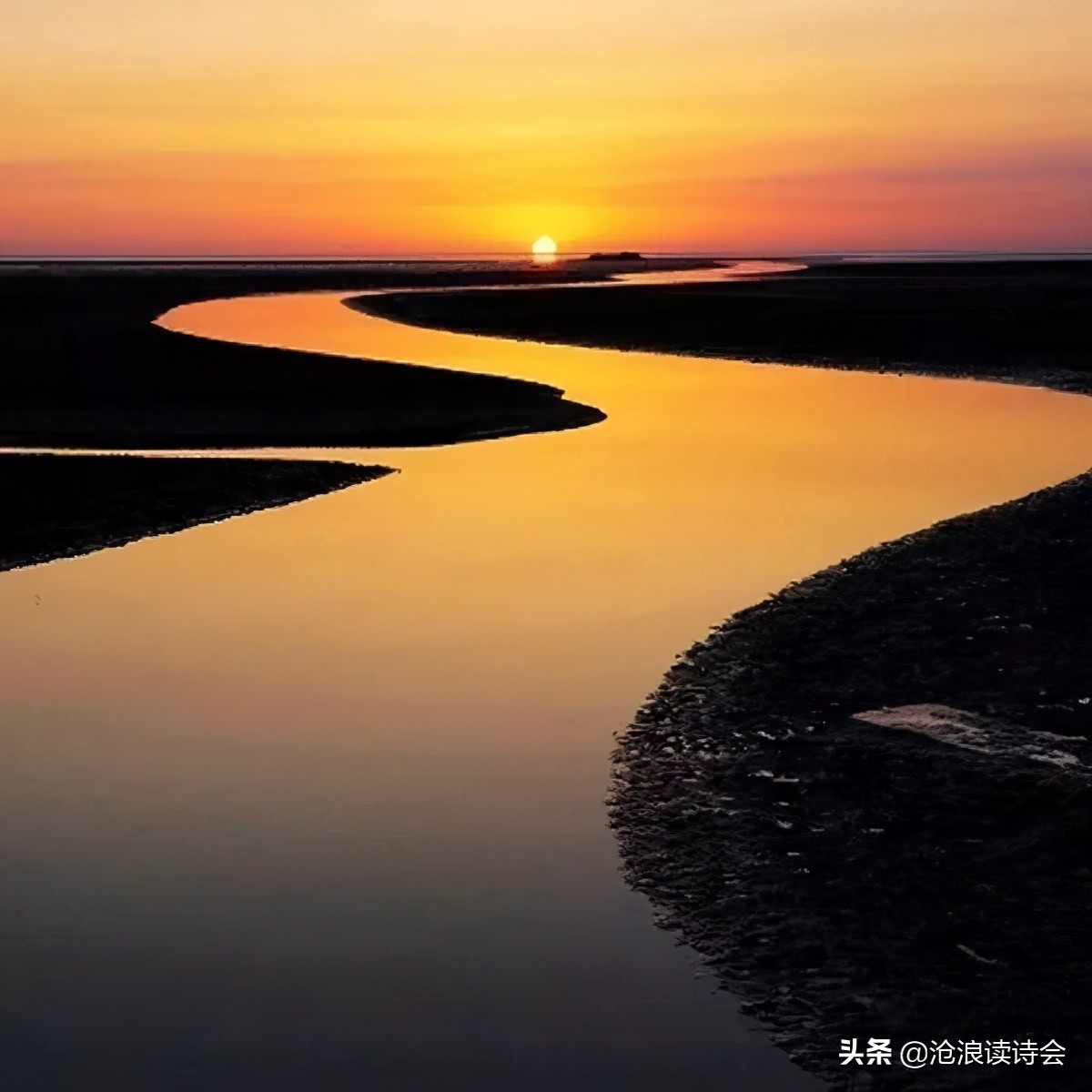 读完这首诗来夸李白天才，仗剑闯荡，挥洒豪情自信，美得让人心醉