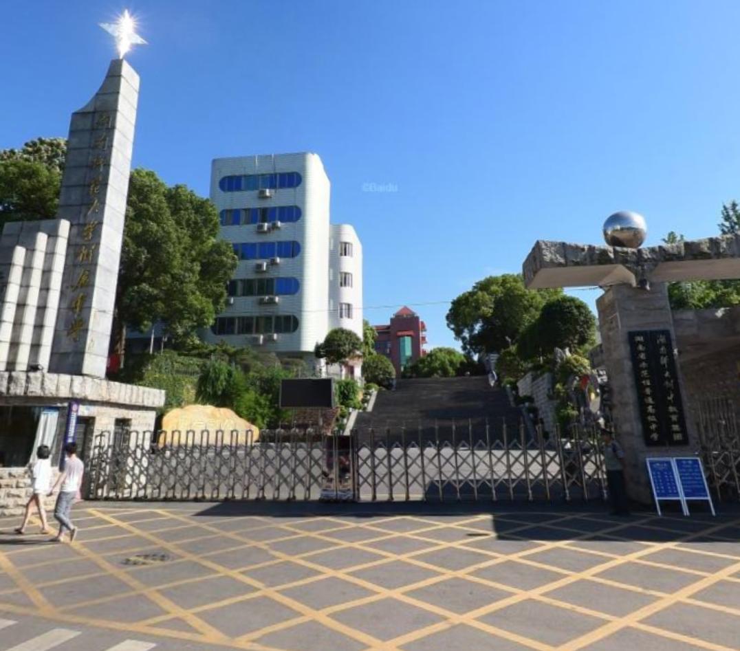 这所大学坐拥两个5A景区！在里面读书是什么体验