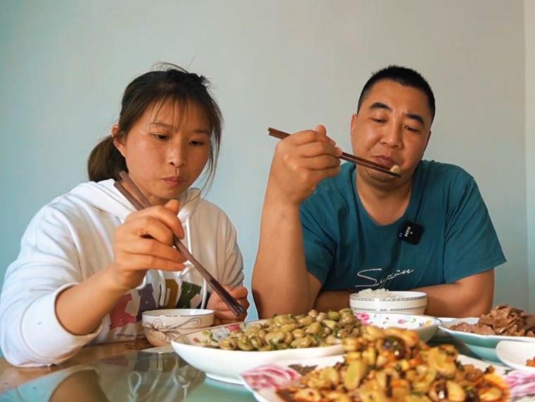 农村主妇成千万网红，被央视点名的“蜀中桃子姐”，到底凭什么？